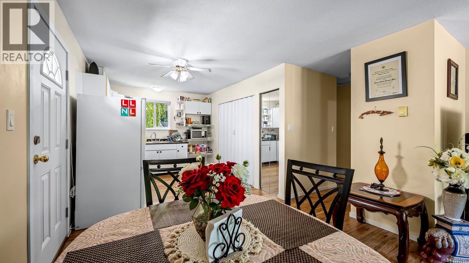 #18 1535 Dingwall Rd - 18