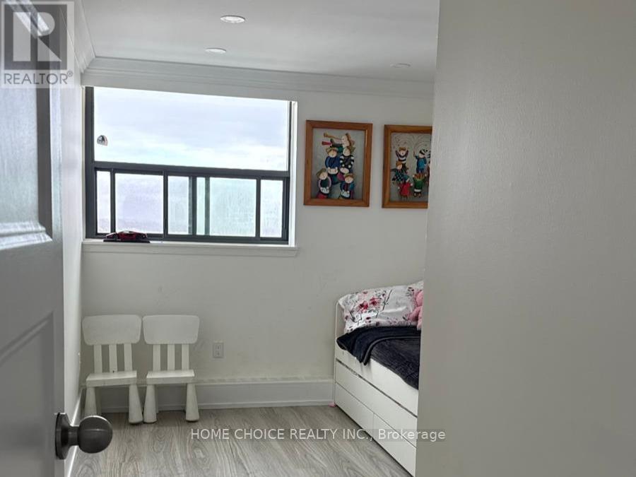 #1006 100 WINGARDEN COURT - 8