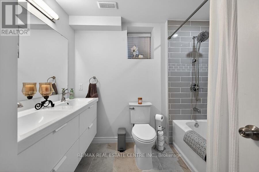 109 RAY STREET N - 39