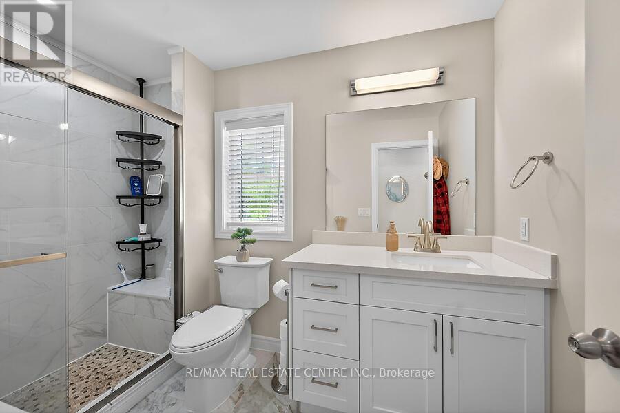 109 RAY STREET N - 27