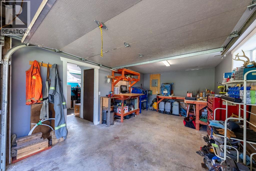 3037 MCCREIGHT Road - 25