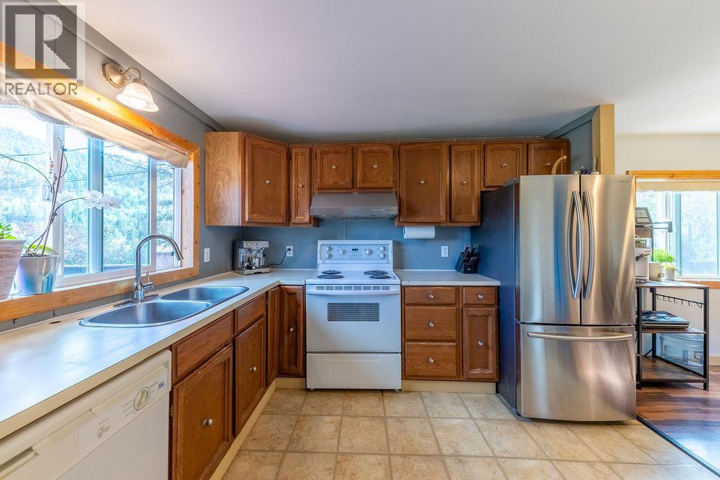 3037 MCCREIGHT Road - 7
