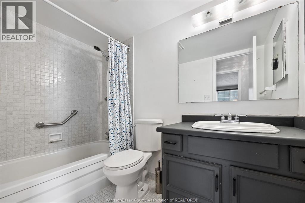 #312 3936 WYANDOTTE STREET East - 12