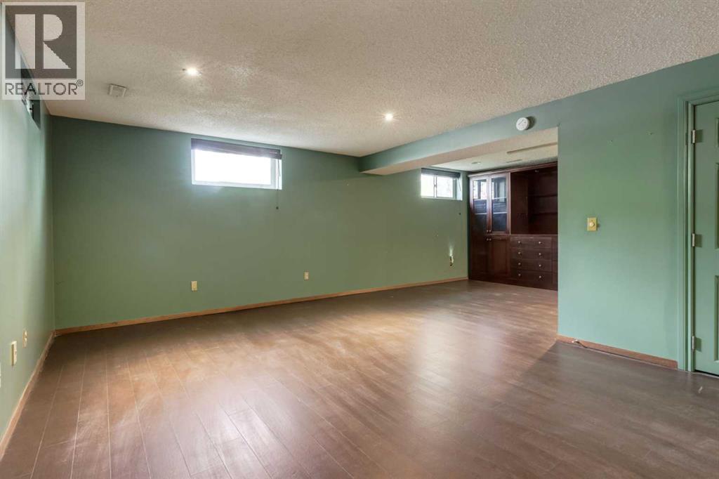 80 Macewan Glen Road NW - 39