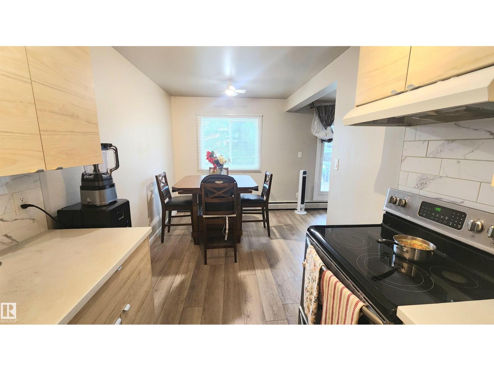 #212 10835 114 ST NW - 14