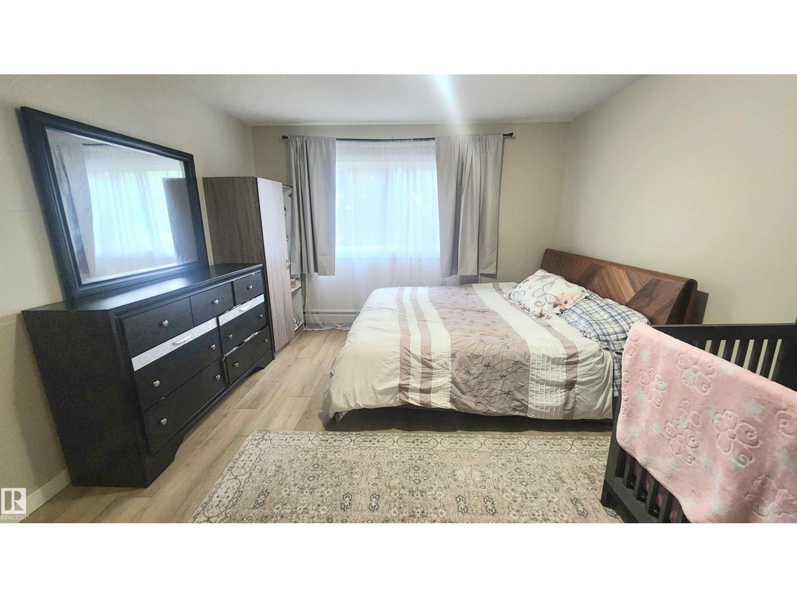 #212 10835 114 ST NW - 15
