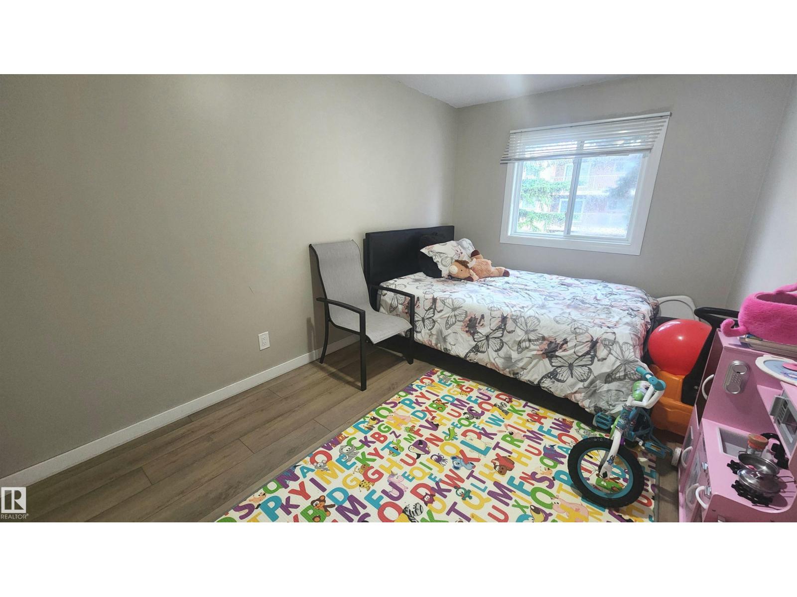 #212 10835 114 ST NW - 18