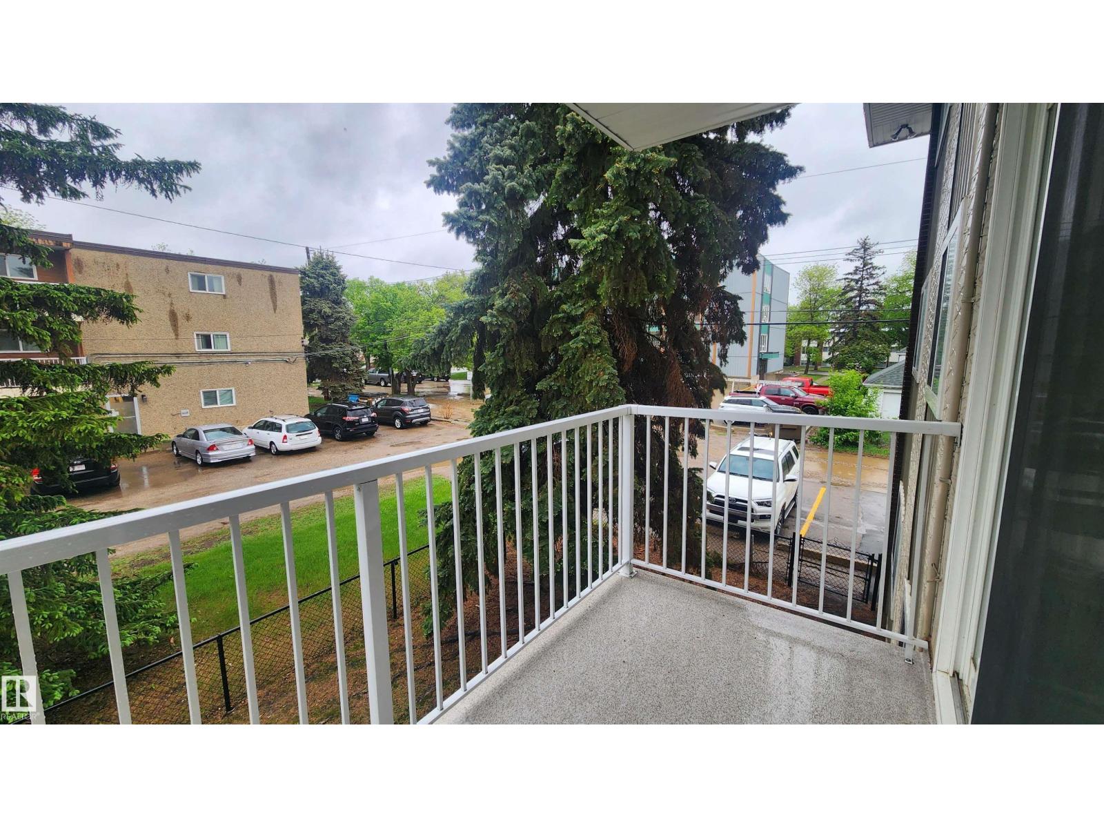 #212 10835 114 ST NW - 24