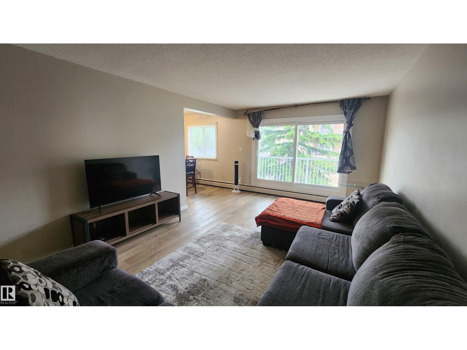 #212 10835 114 ST NW - 6