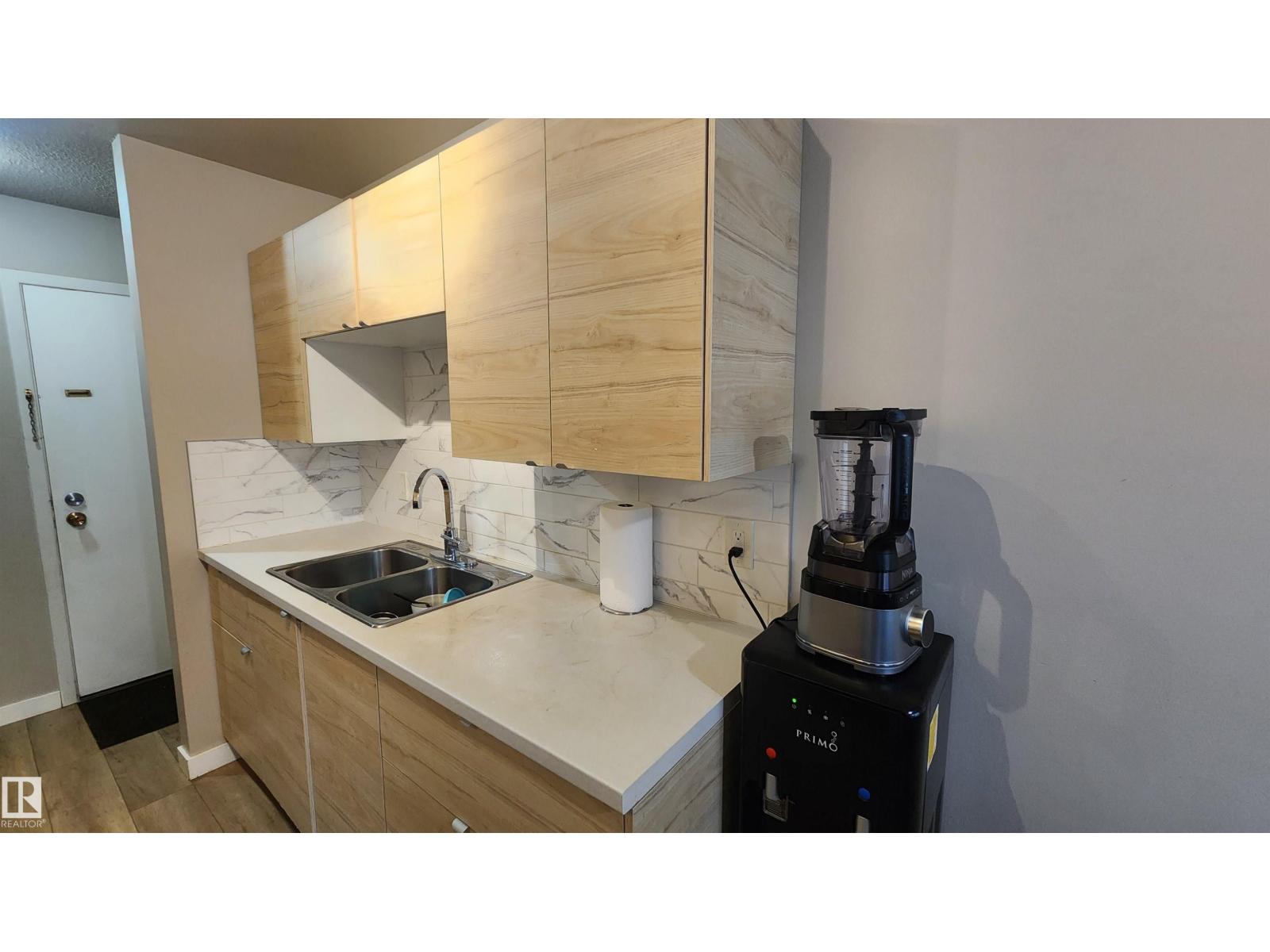 #212 10835 114 ST NW - 9