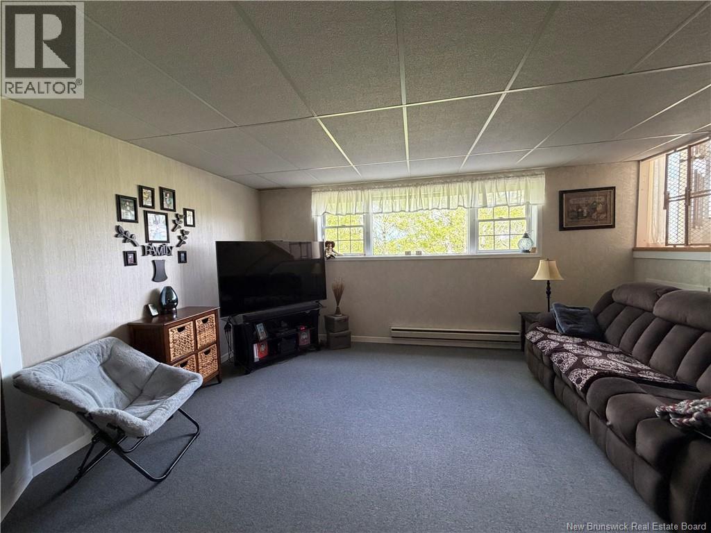 25 McNeish Road - 23
