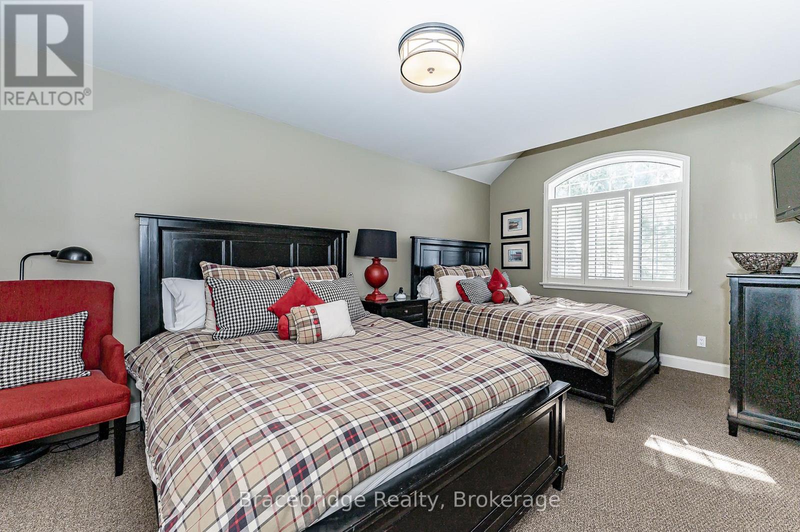SANDFIELD 3 W3 - 3876 MUSKOKA RD 118 HIGHWAY W - 19
