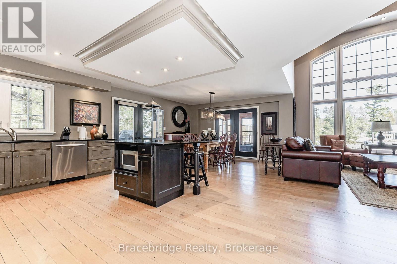 SANDFIELD 3 W3 - 3876 MUSKOKA RD 118 HIGHWAY W - 8