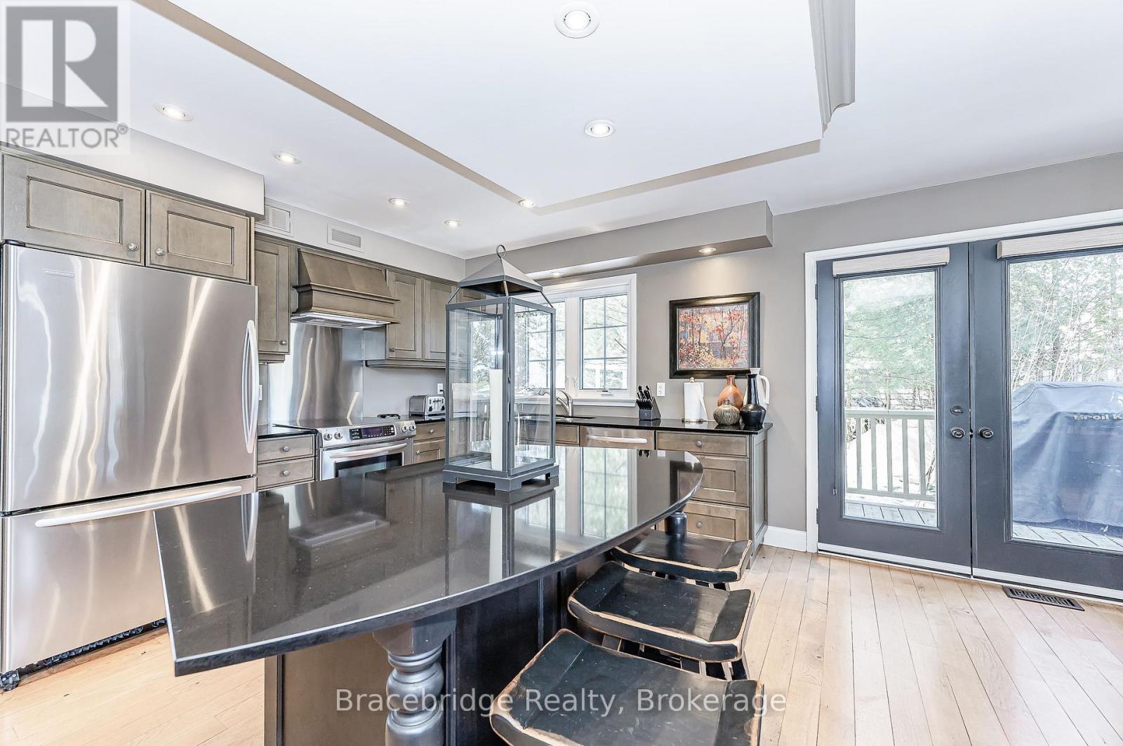 SANDFIELD 3 W3 - 3876 MUSKOKA RD 118 HIGHWAY W - 9