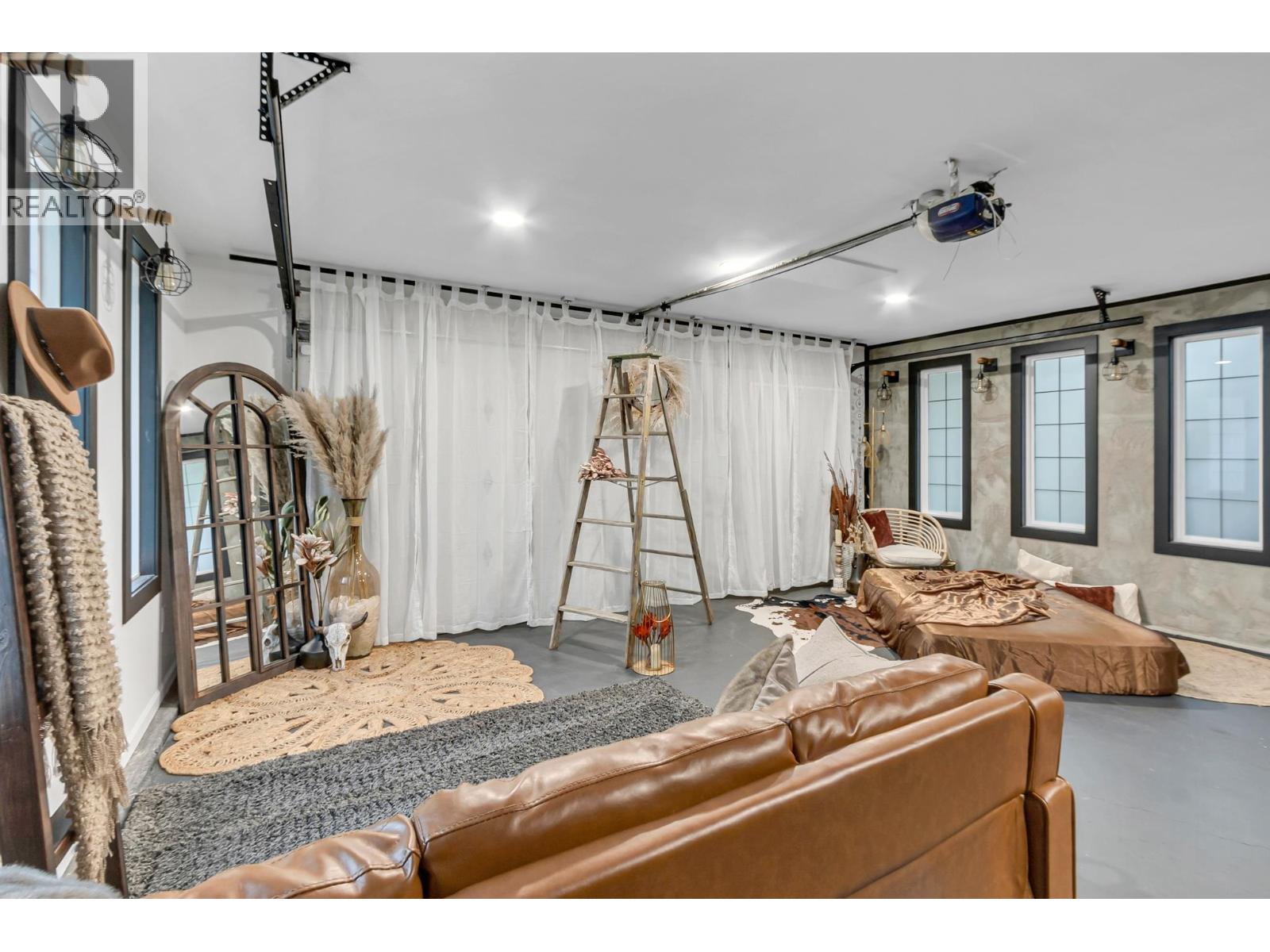 2680 RIDGEVIEW DRIVE - 23