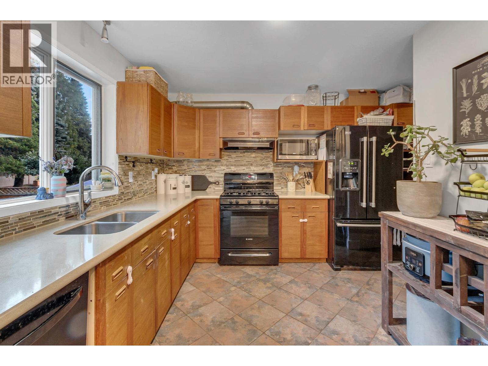 2680 RIDGEVIEW DRIVE - 6