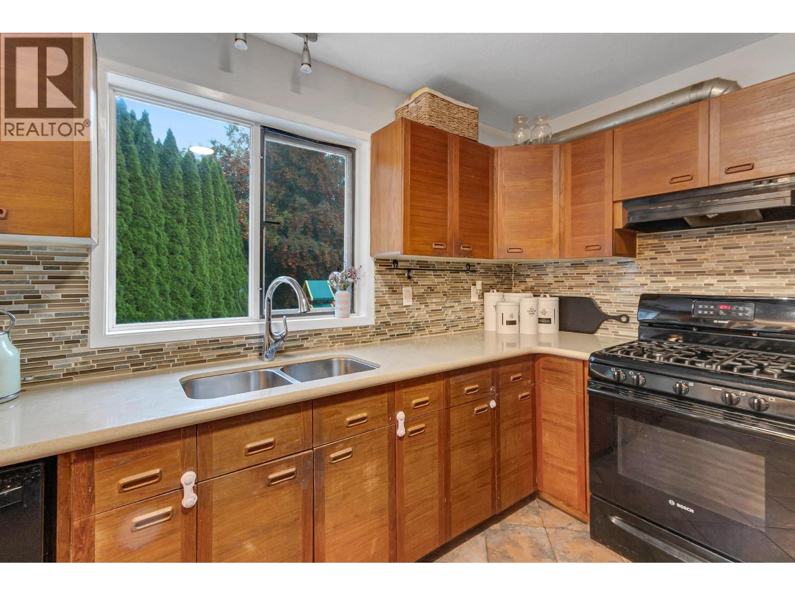 2680 RIDGEVIEW DRIVE - 8