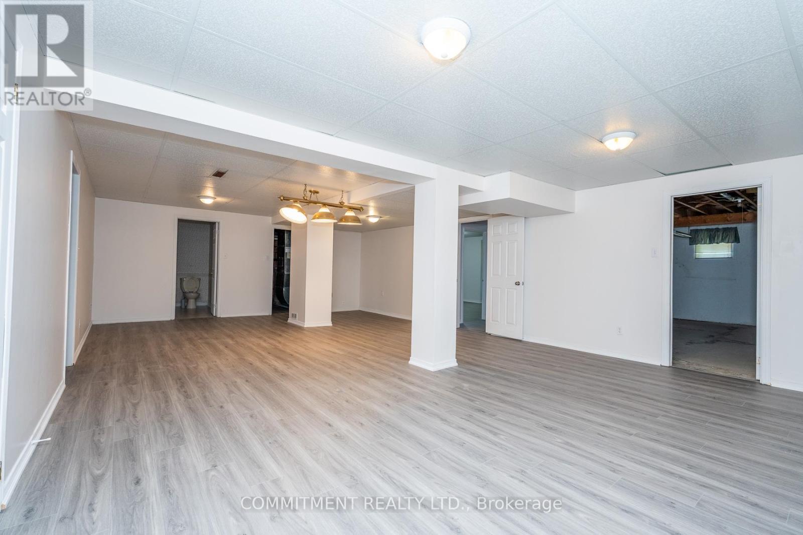 39 DOWNER CRESCENT - 32