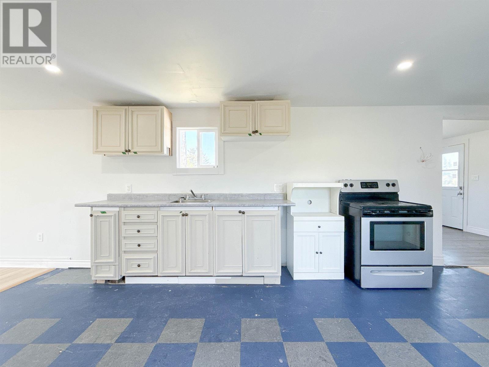 6447 Cardigan Road - 5