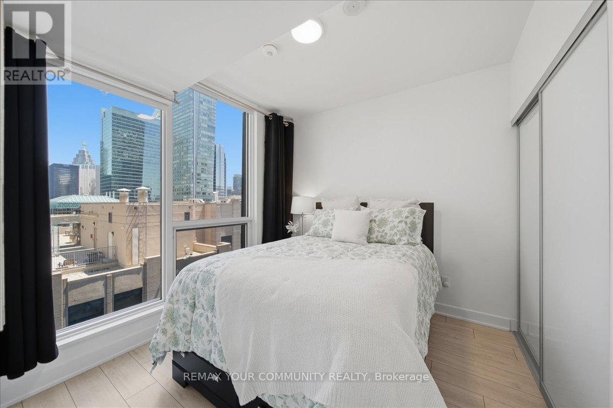 #1806 15 MERCER STREET - 18