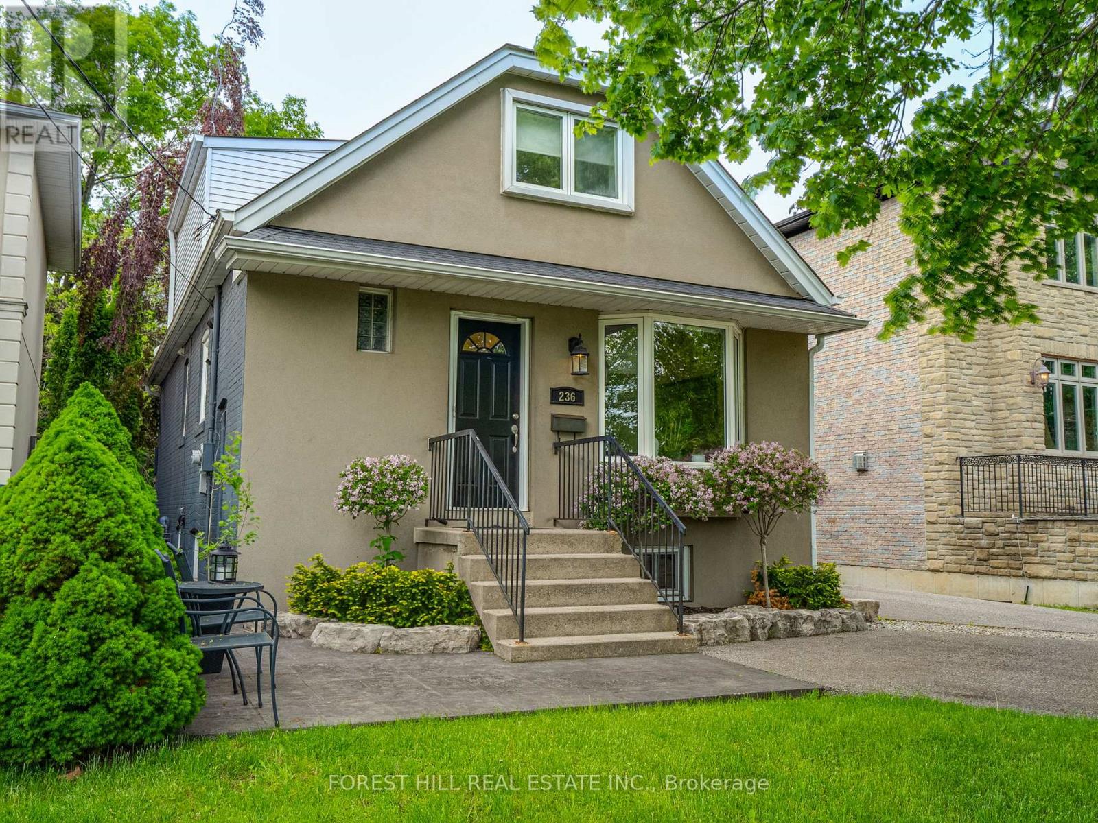 236 CAMERON AVENUE - 4