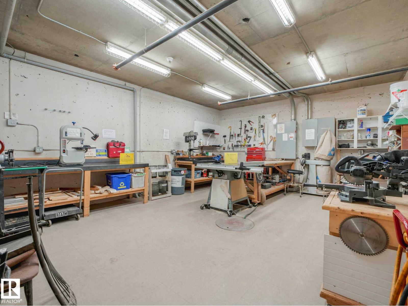 #305 8922 156 ST NW NW - 33