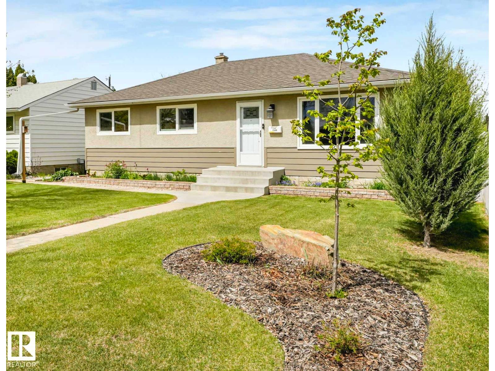 7508 76 AV NW - 44