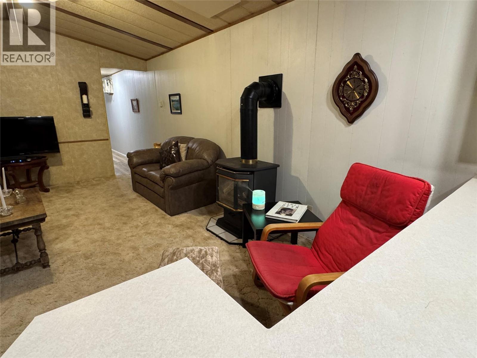 #3 746 Thompson Avenue - 9