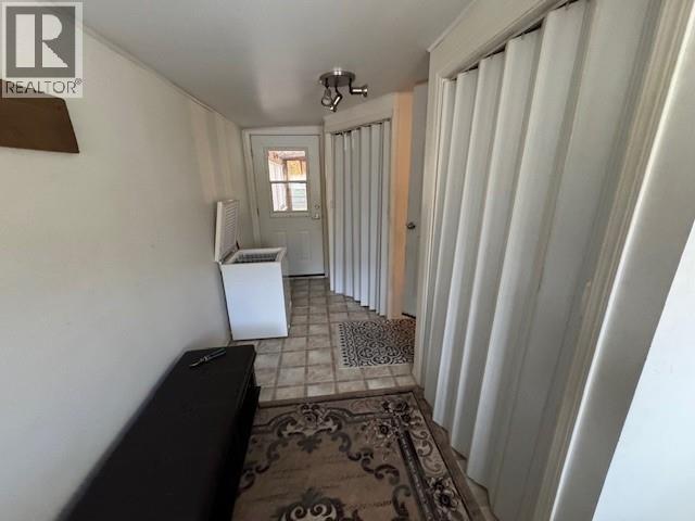 #3 746 Thompson Avenue - 22