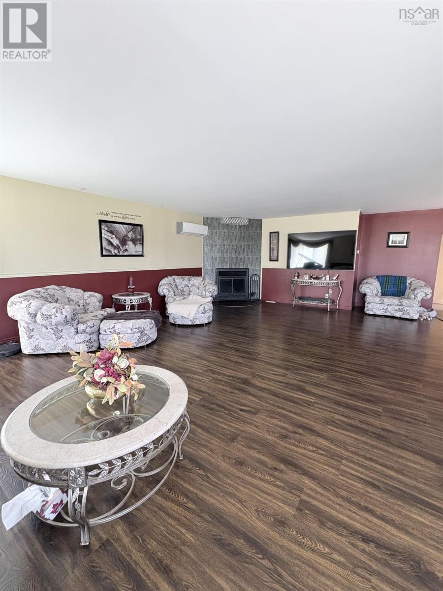 Property 32 of 34 of 675 GREENVILLE Road