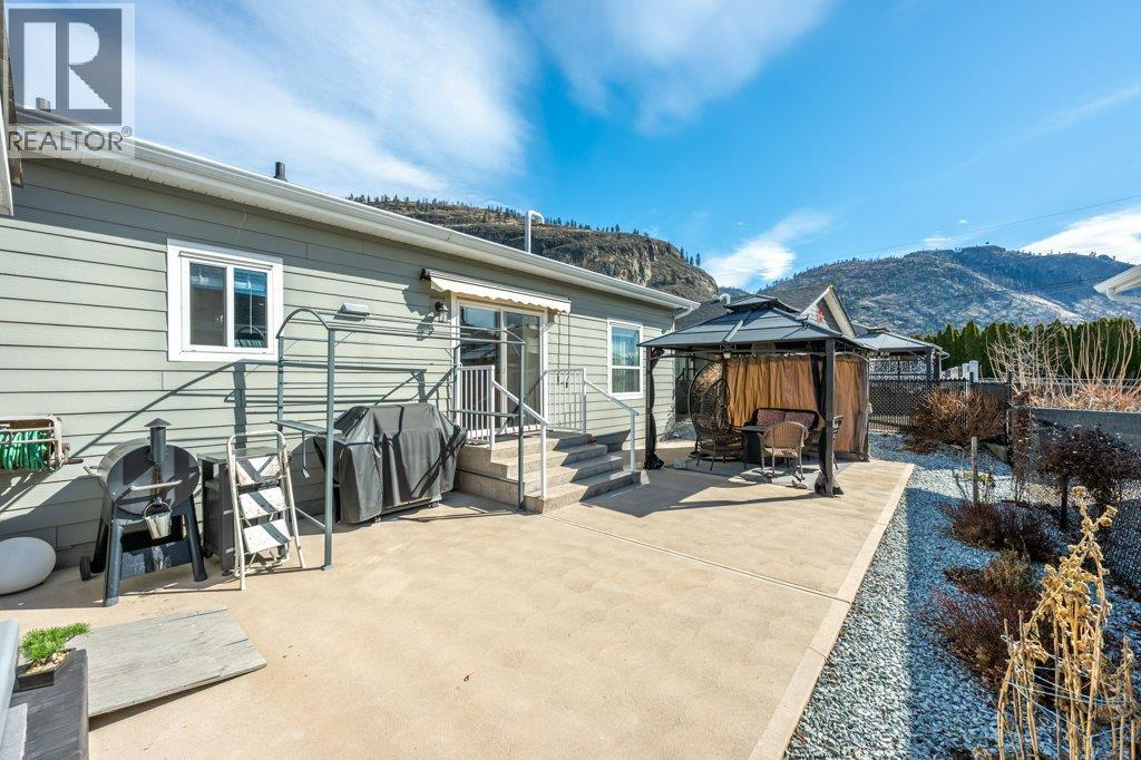 8300 Gallagher Lake Frontage Road Unit# 122, Oliver