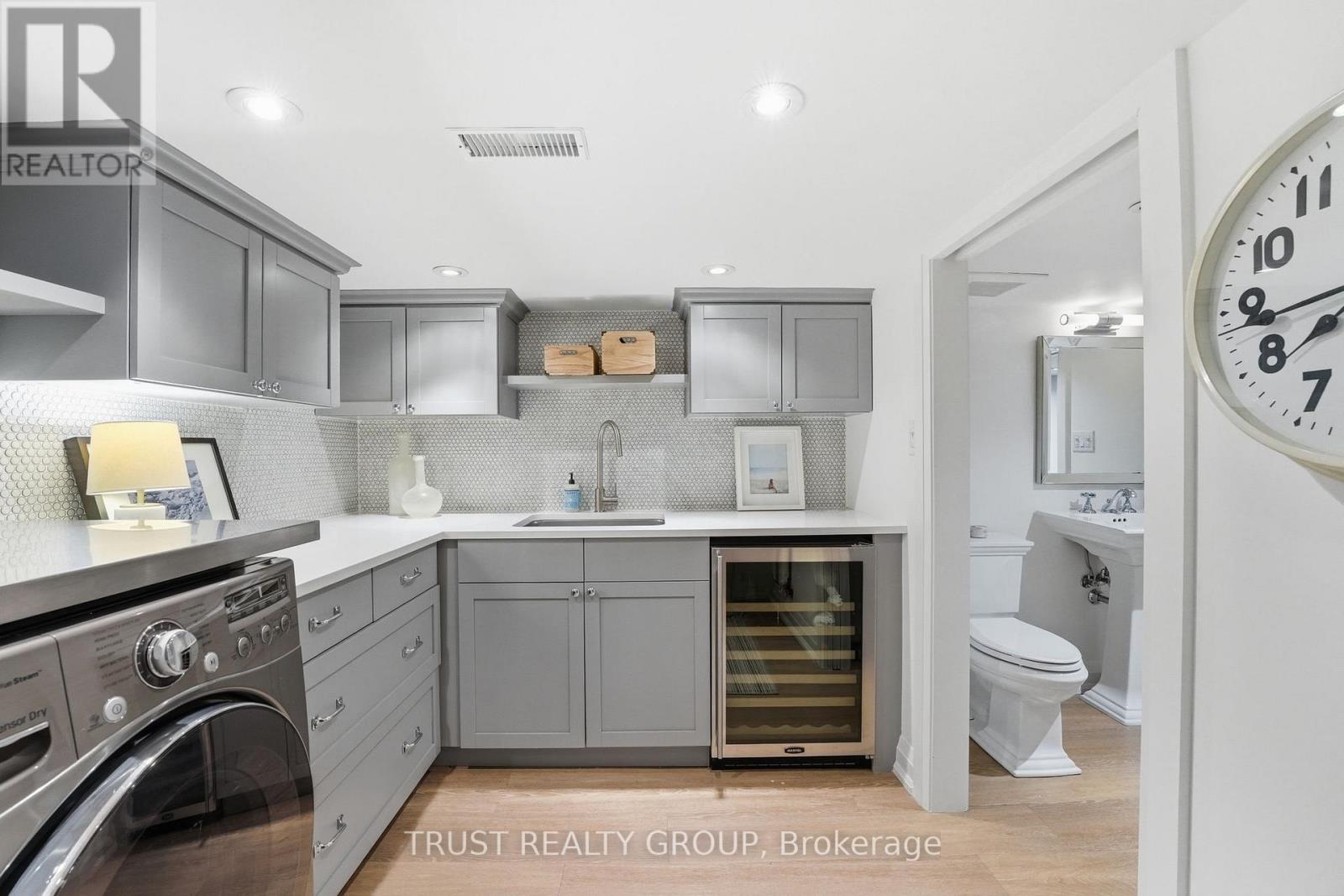 105 PEARSON AVENUE - 29