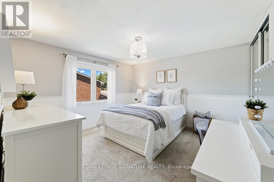 752 LAURIER AVENUE - 21