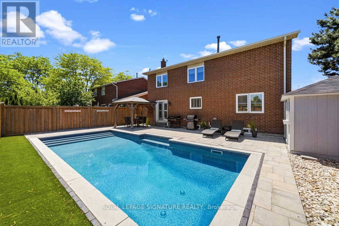 752 LAURIER AVENUE - 36