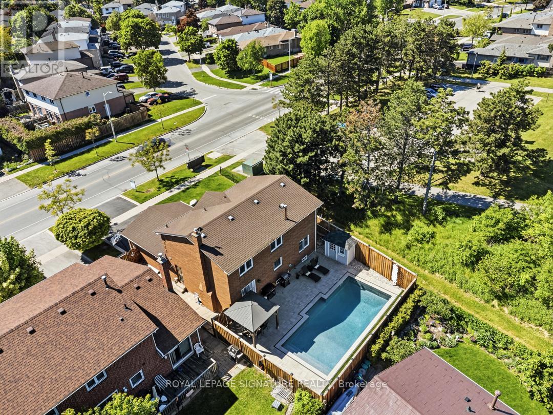 752 LAURIER AVENUE - 37