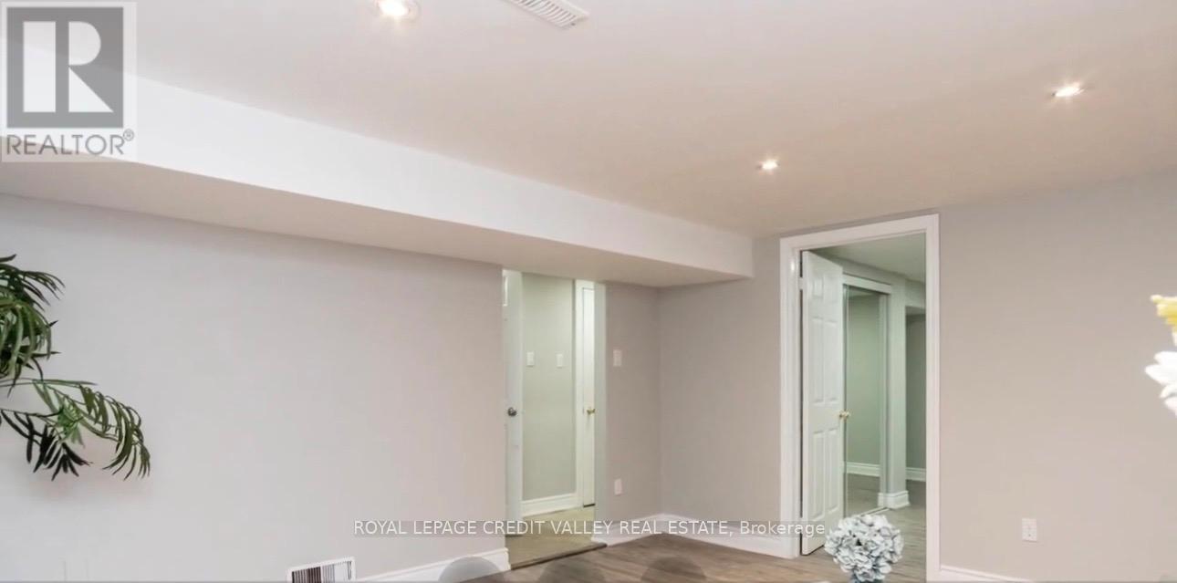 65 ABELL DRIVE - 20