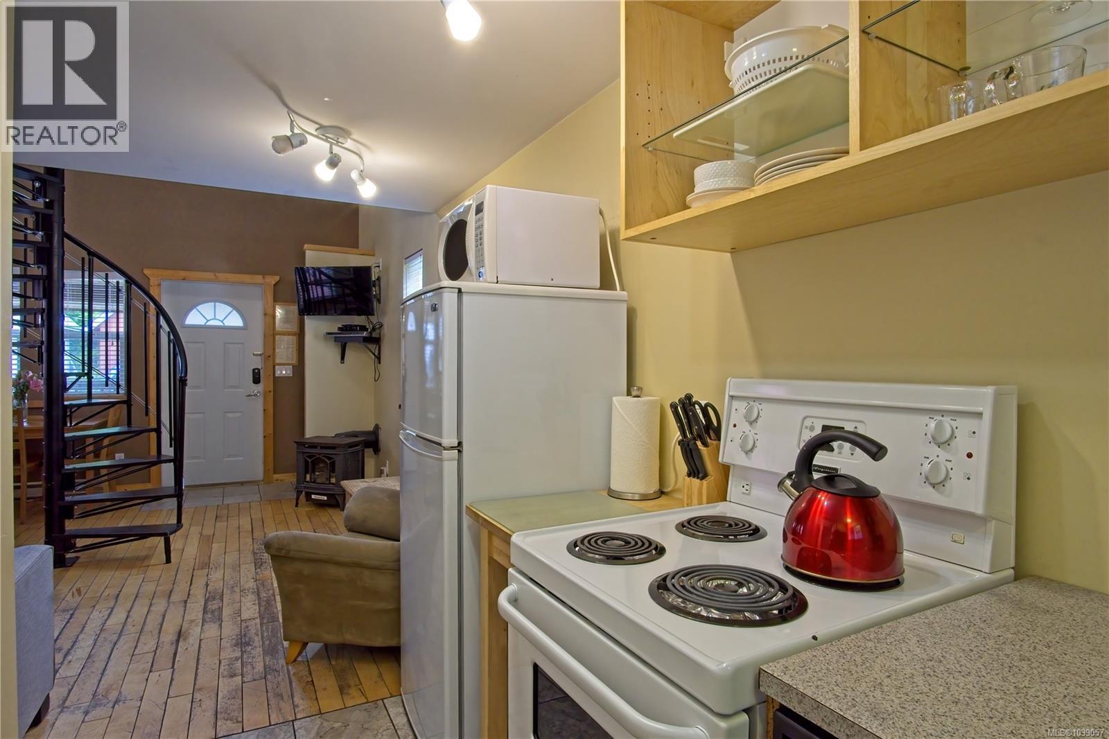 5 1028 Tyee Terr, Ucluelet