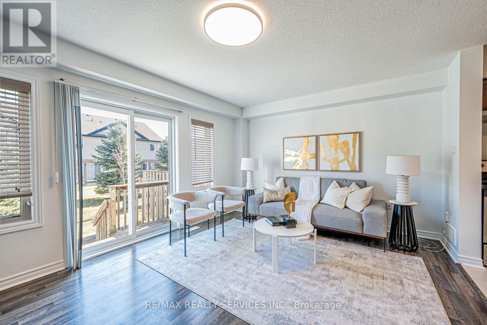#22 22 ARLINGTON CRESCENT - 10