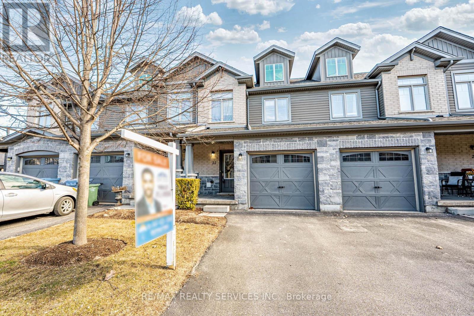 #22 22 ARLINGTON CRESCENT - 2