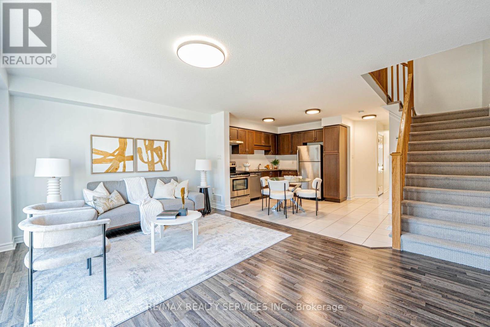 22 - 22 ARLINGTON CRESCENT
