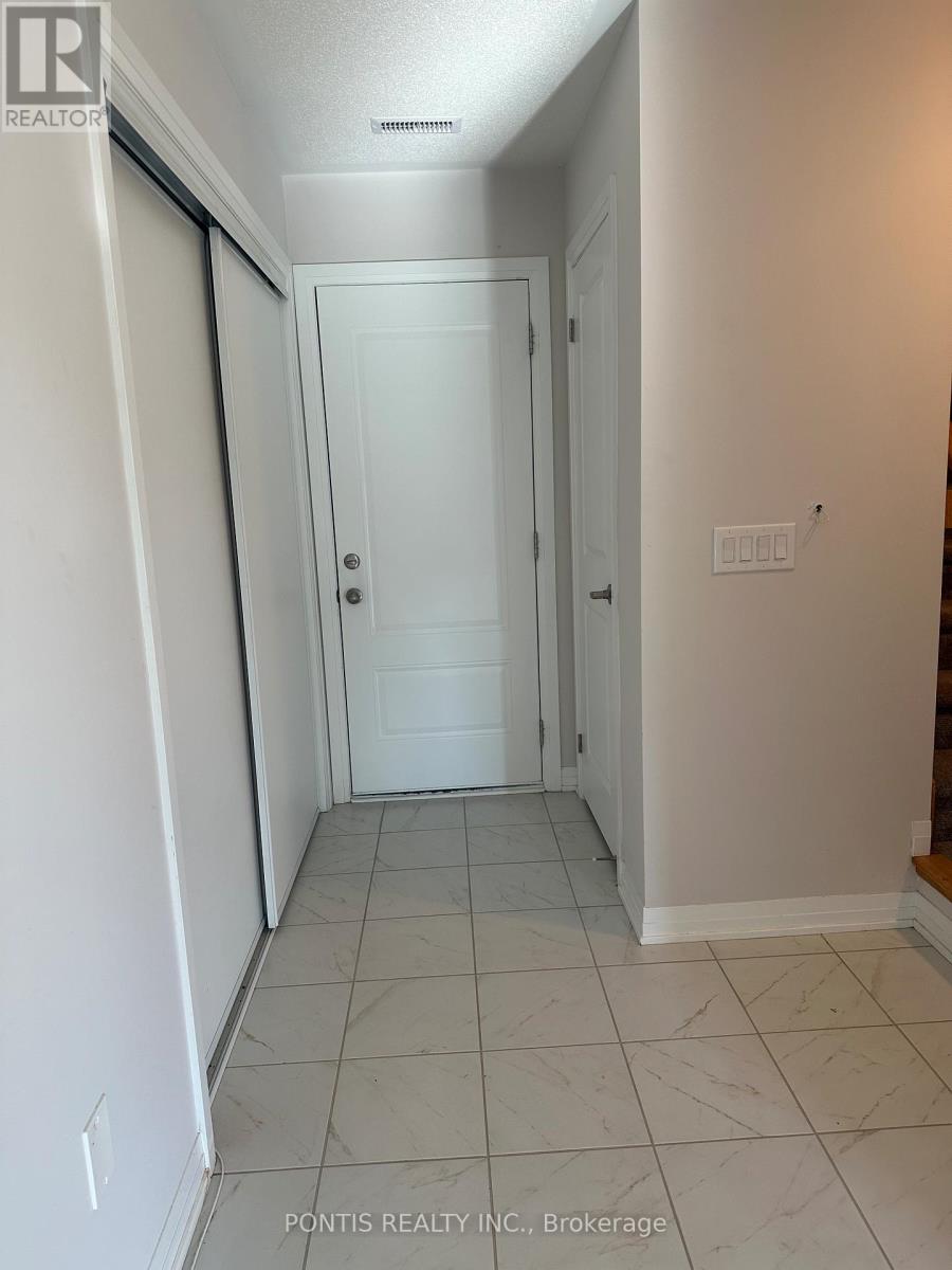#304 585 COLBORNE STREET E - 2