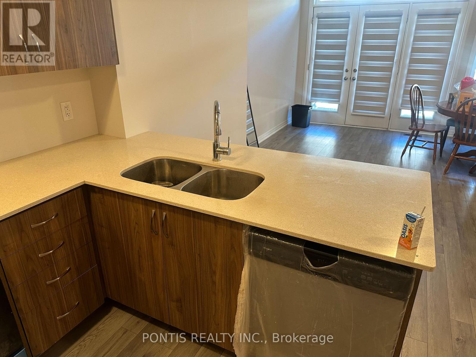 #304 585 COLBORNE STREET E - 20