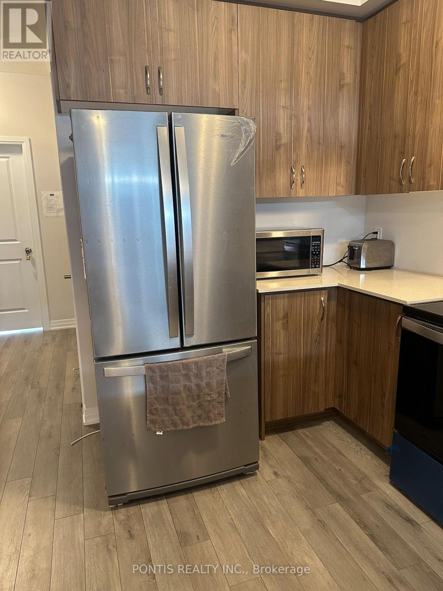 #304 585 COLBORNE STREET E - 24
