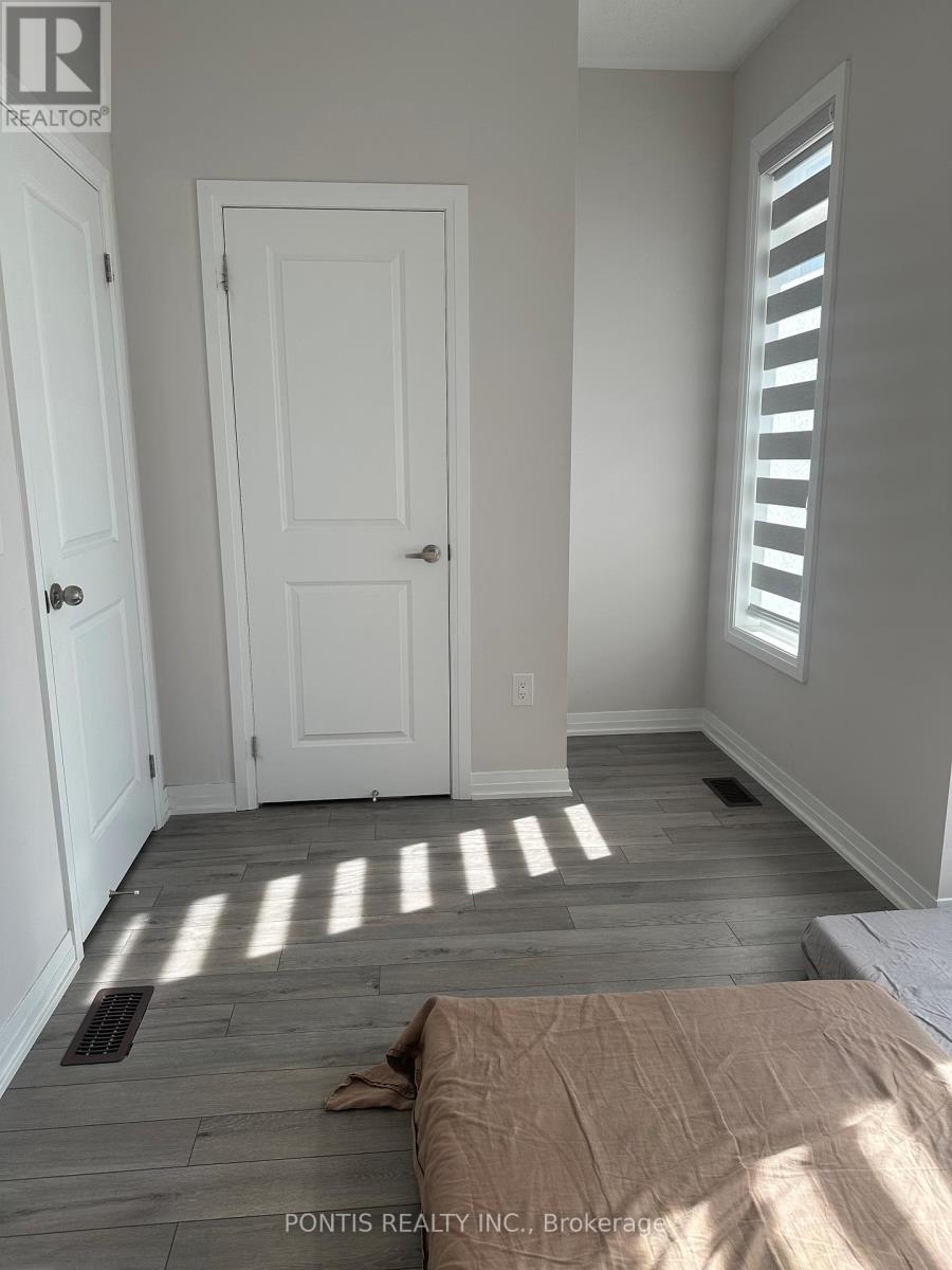 #304 585 COLBORNE STREET E - 25