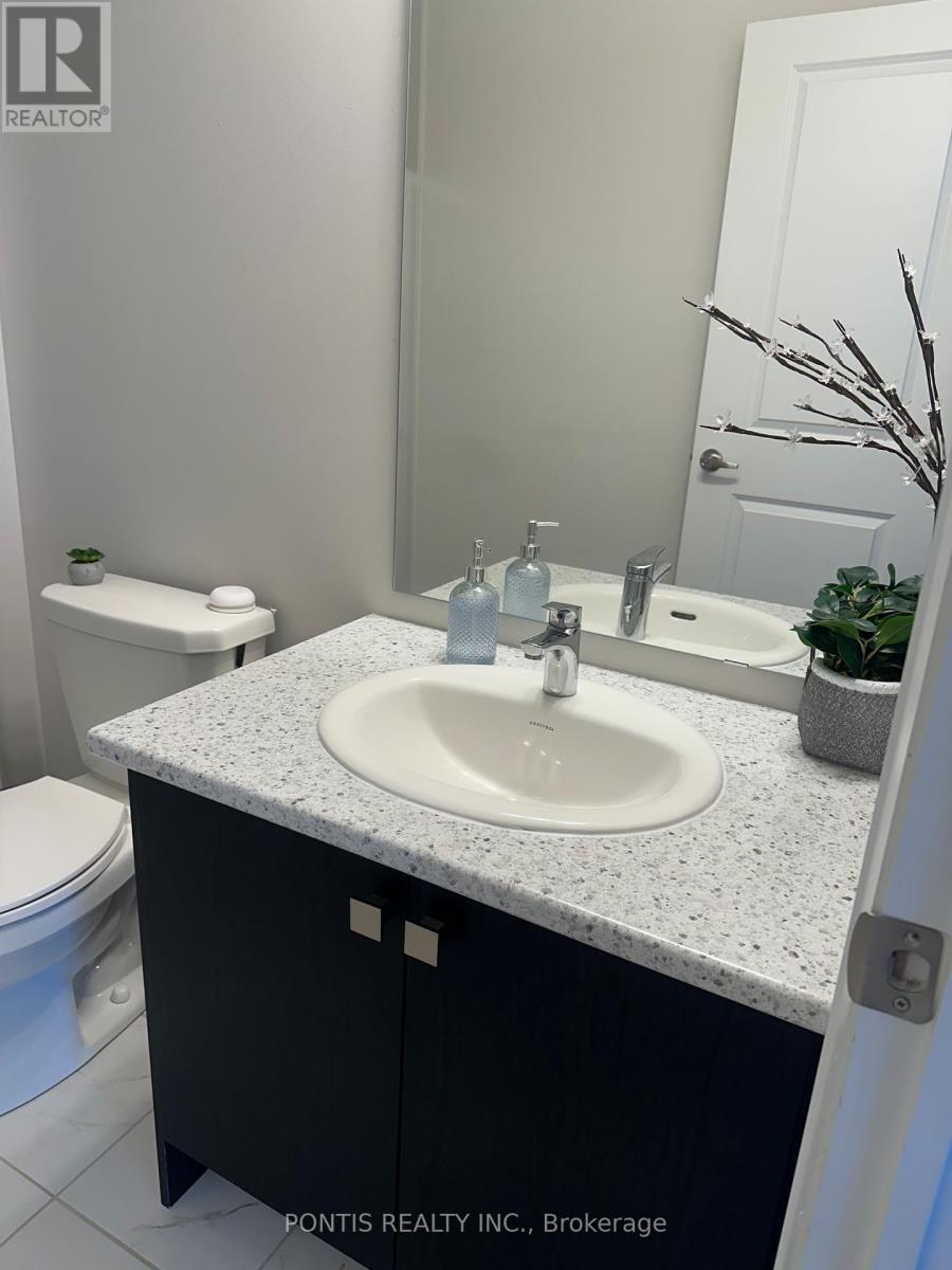 #304 585 COLBORNE STREET E - 35