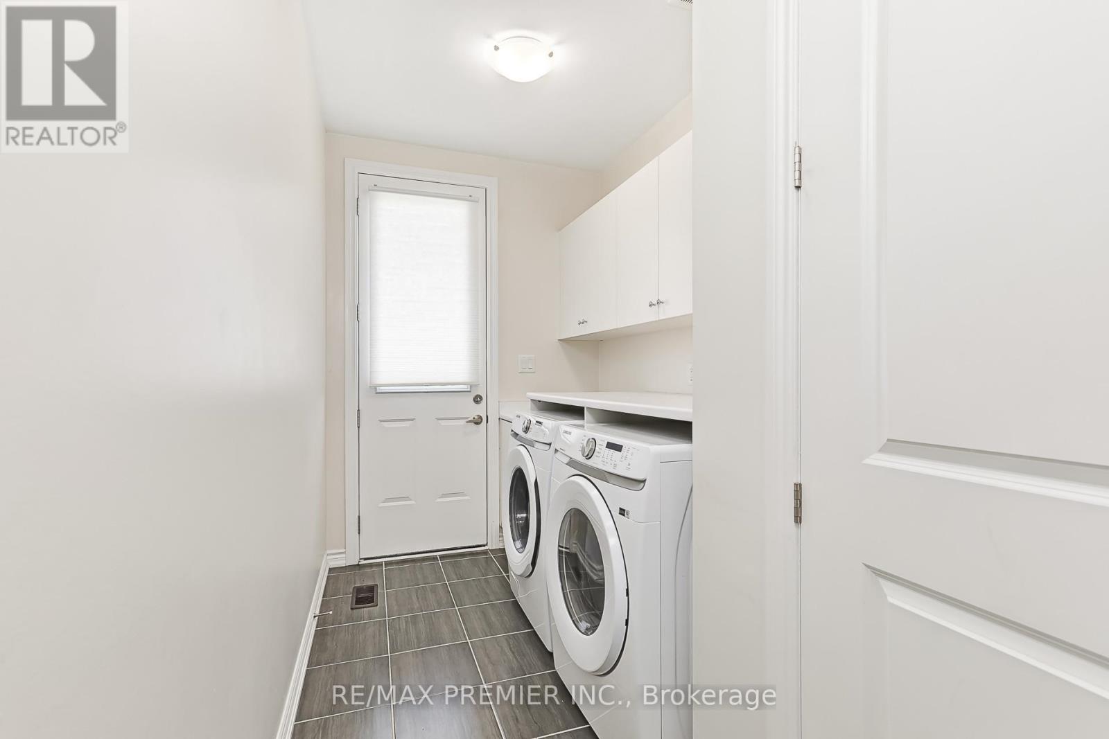 100 STILLWATER CRESCENT - 11