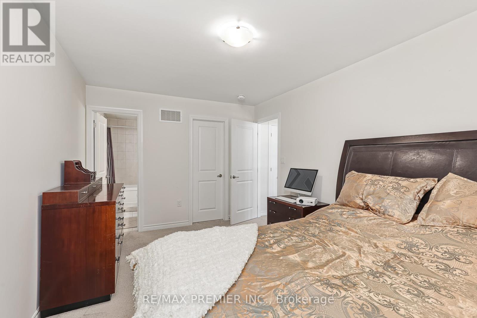 100 STILLWATER CRESCENT - 18