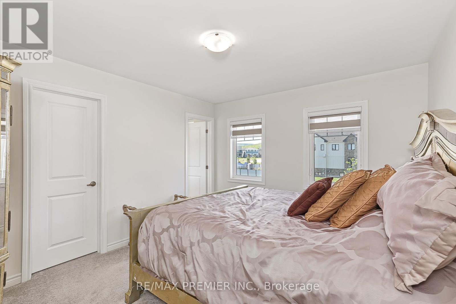 100 STILLWATER CRESCENT - 20