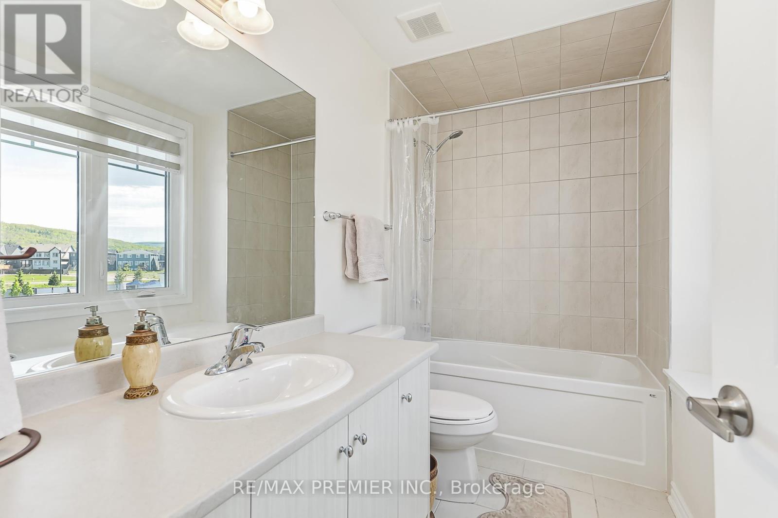 100 STILLWATER CRESCENT - 21