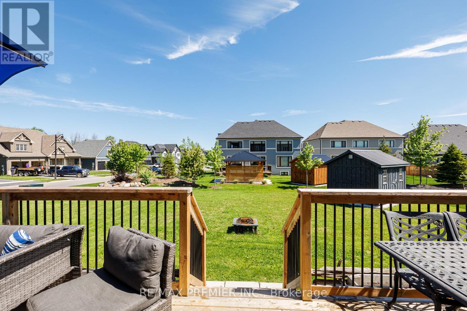 100 STILLWATER CRESCENT - 25